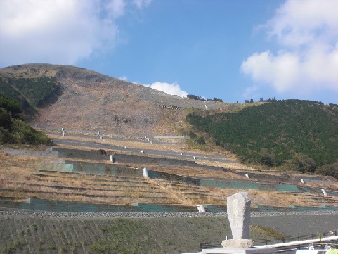 阿蘇大橋地区の斜面対策工が完成し 国道57号線が開通しました 株式会社共生