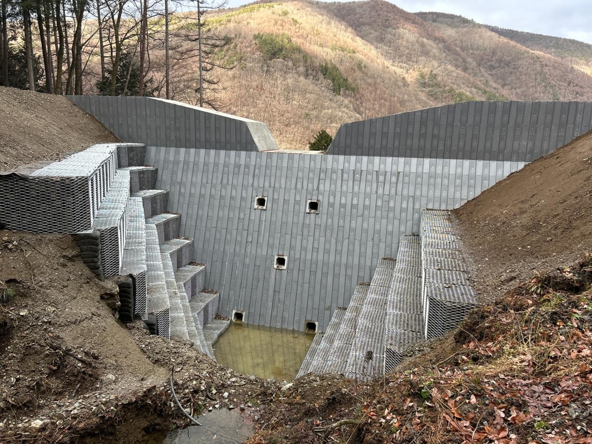 堰堤附帯工事での活用施工事例