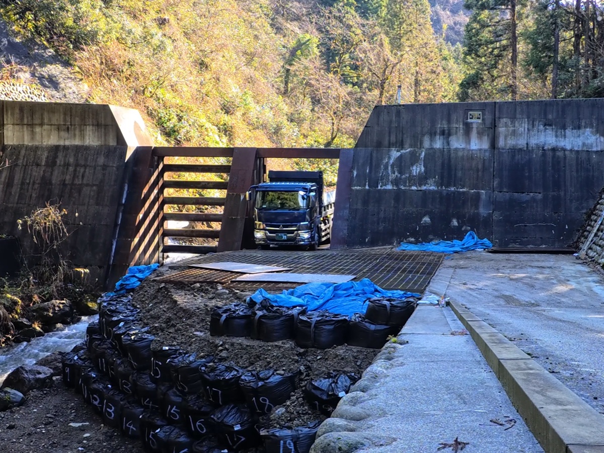 HBBO+型砂防堰堤 迅速に除石が完了