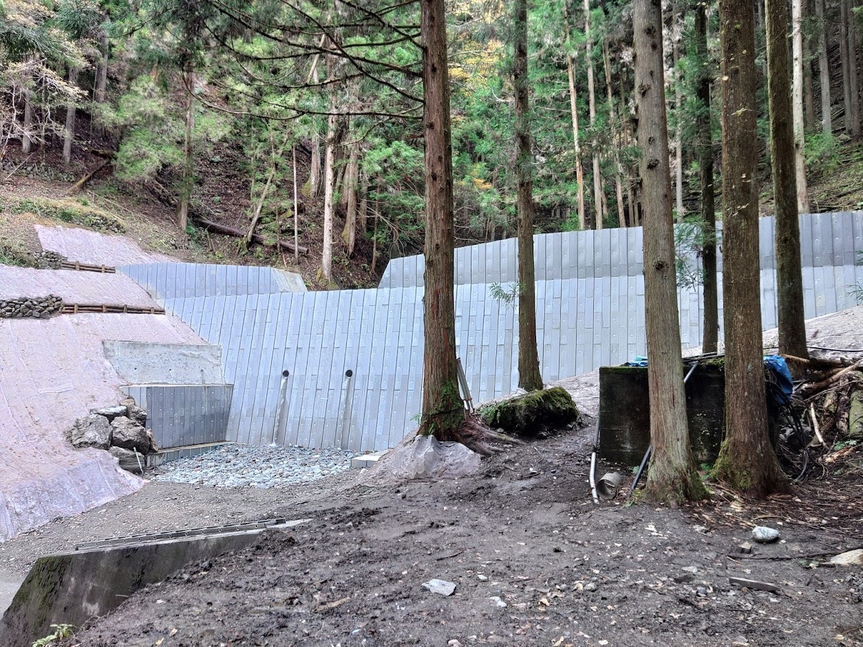 治山ダムの施工性向上につながる残存型枠工SSSフォームレス