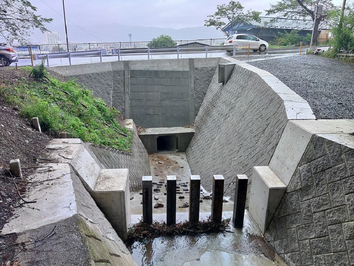 道路横断暗渠閉塞防止対策工